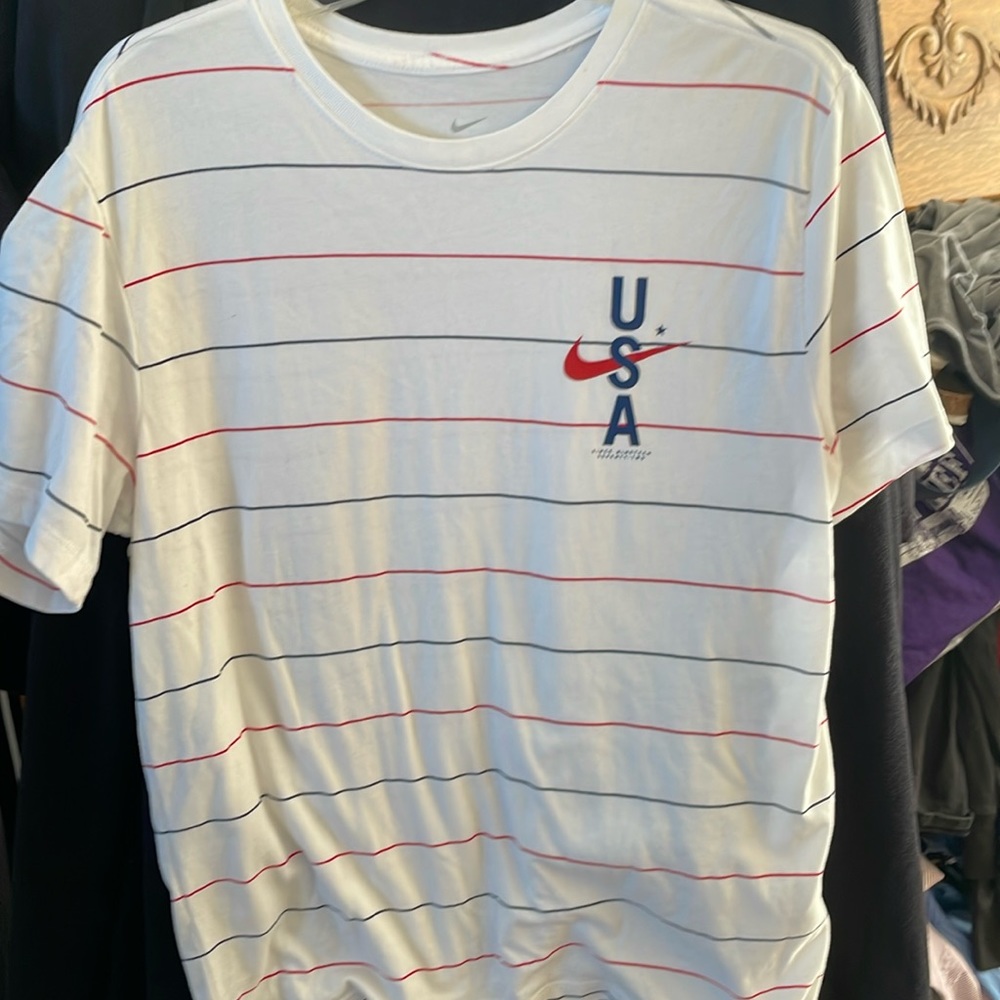 Mens Nike USA T-shirt size medium